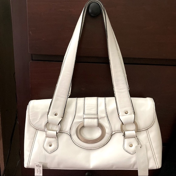 Apt. 9 Handbags - A beautiful NWT white leather shoulder bag.